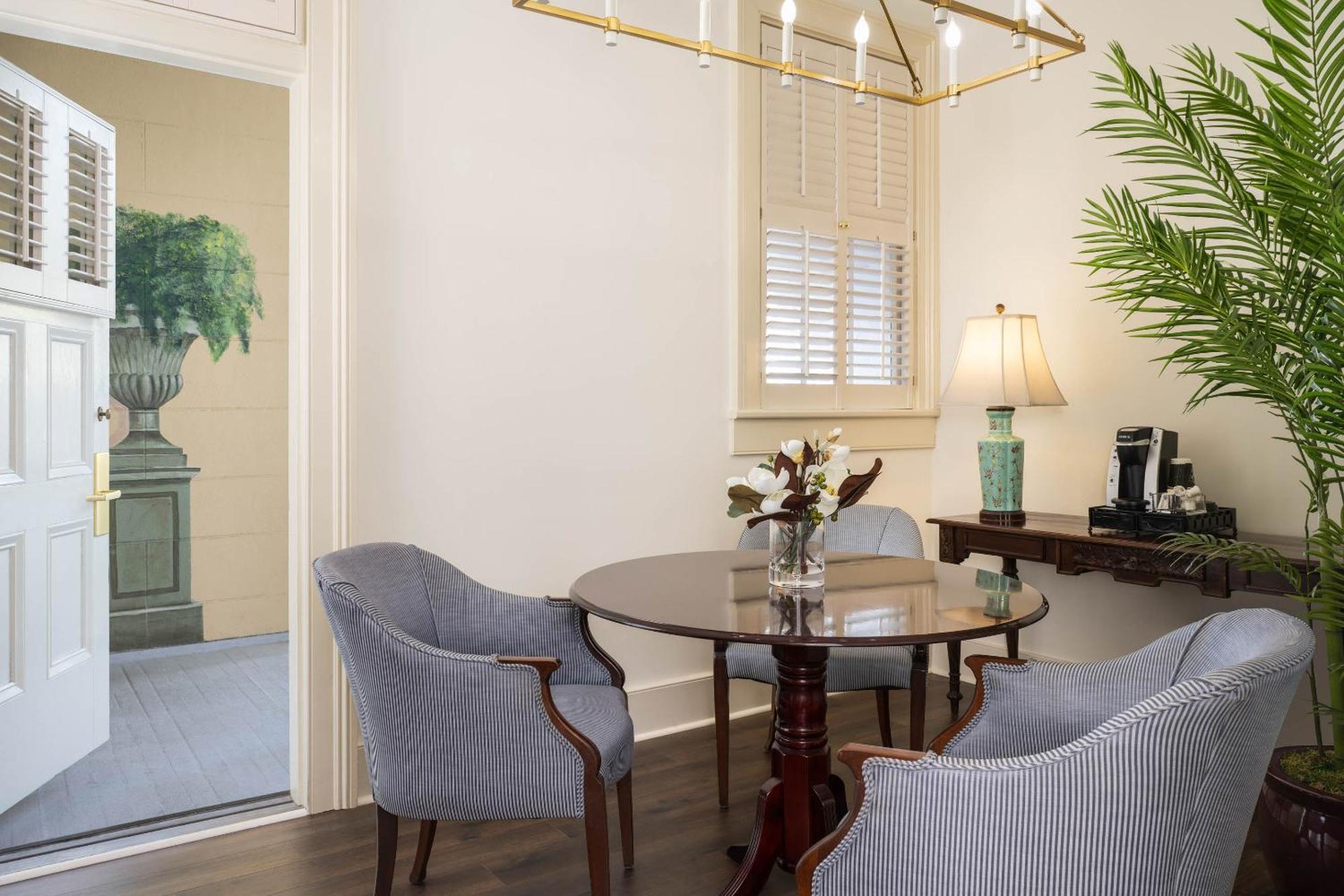 The Jasmine House Bed & Breakfast Charleston Bagian luar foto